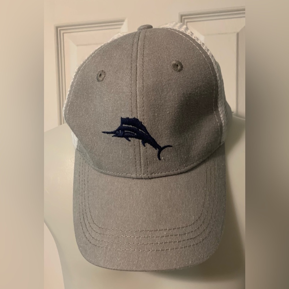 Tommy Bahama 🧢 trucker cap